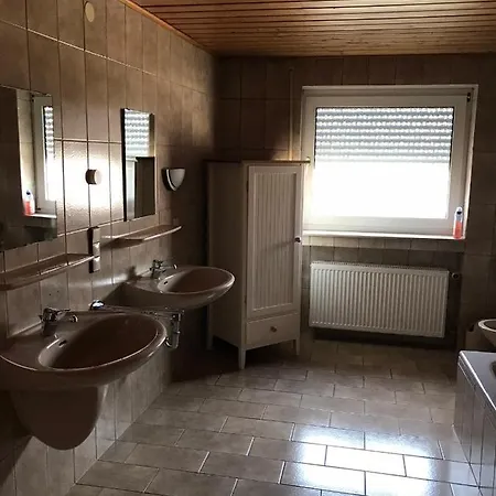 מלון דירות Gaestehaus Zur Schmiede