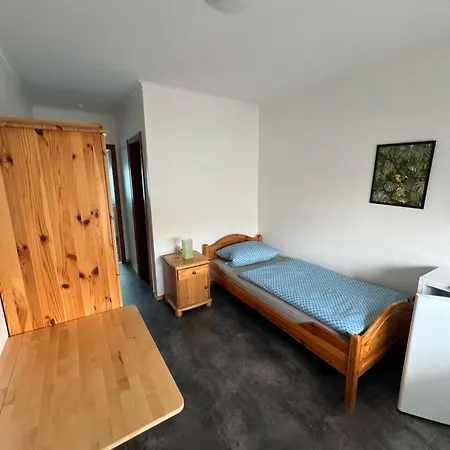 מלון דירות Gaestehaus Zur Schmiede *